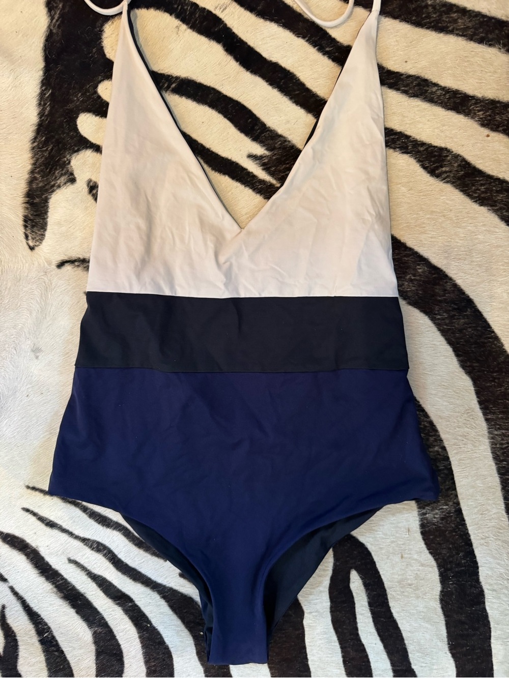 Colorblock V-Neck One-Piece Swimsuit - White, Black & Navy